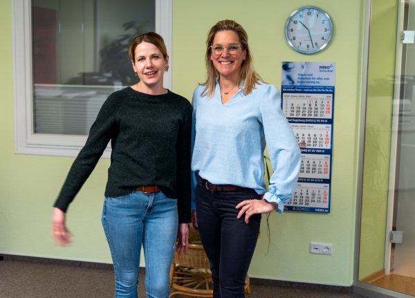 Pflegefachkraft_Inga Jäntges und Felicia Schmidt